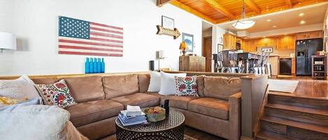 Fernseher, Kamin, Arbeitsbereiche