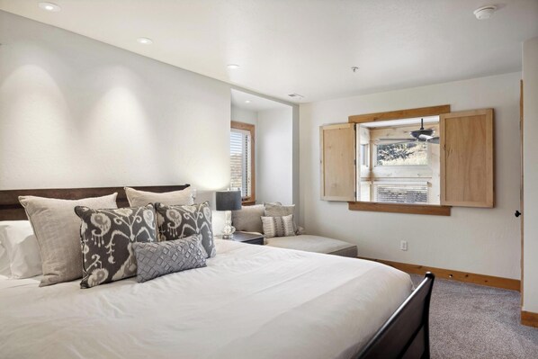 3 soveværelser, skrivebord, strygejern/strygebræt, Wi-Fi