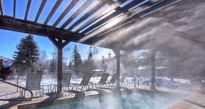 Charming 3 BDR Getaway w/ Views; Walk to Ski Lift!