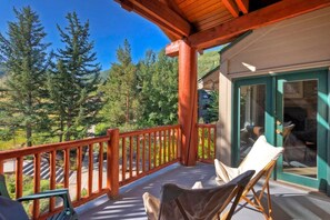 Property grounds - 4 BDR Ski-in/Out Condo w/ Charming Mountain Views! (Park City)