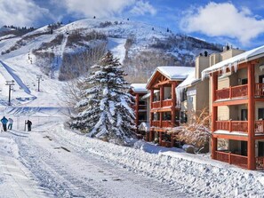 Exterior - Ski-in/out 2BDR Condo w/ Shared Hot Tub and Views! (Park City)
