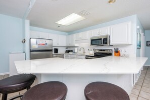 Fridge, microwave, oven, dishwasher - Stunning 3BR Phoenix VI Unit 61405 with Beautiful Gulf Front Views! (Orange Beach)