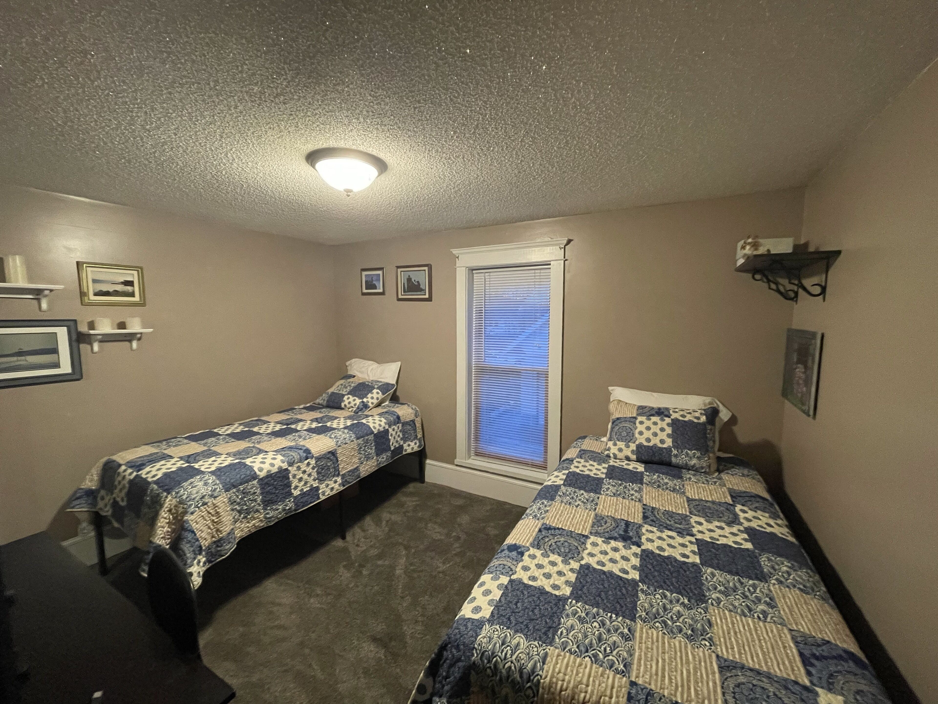 4 bedrooms, desk, iron/ironing board, travel crib