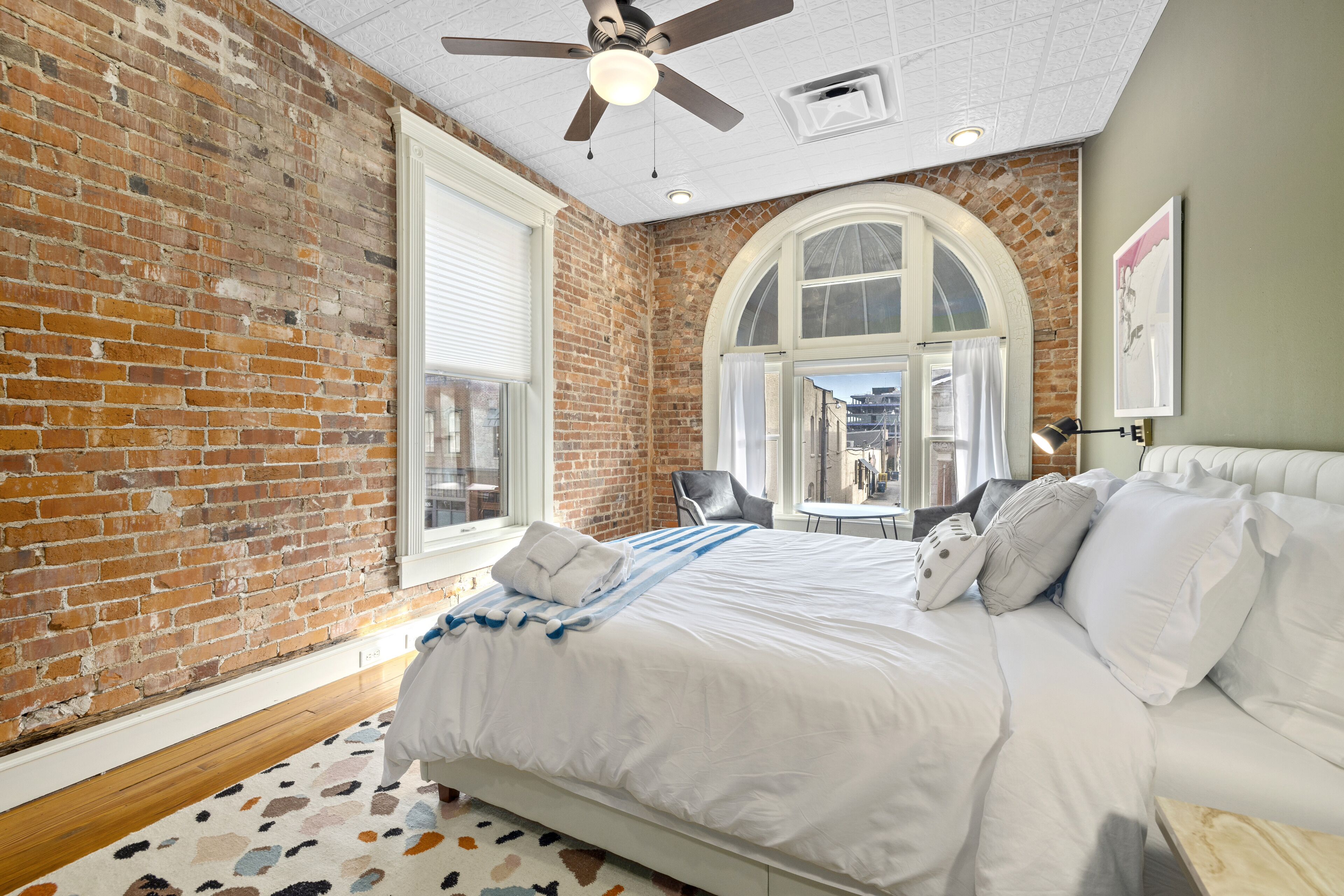 2 slaapkamers, een strijkplank/strijkijzer, wifi, beddengoed