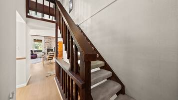 Townhome, Multiple Beds, Balcony, Mountain View (Mountain Shadows Chalet) | Interior