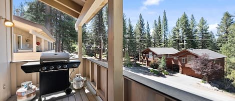 Maison mitoyenne, plusieurs lits, balcon, vue montagne (Mountain Shadows Chalet) | Enceinte de lâhĂ©bergement