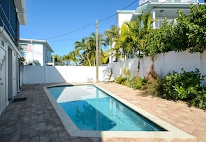 Piscine extérieure, piscine chauffée