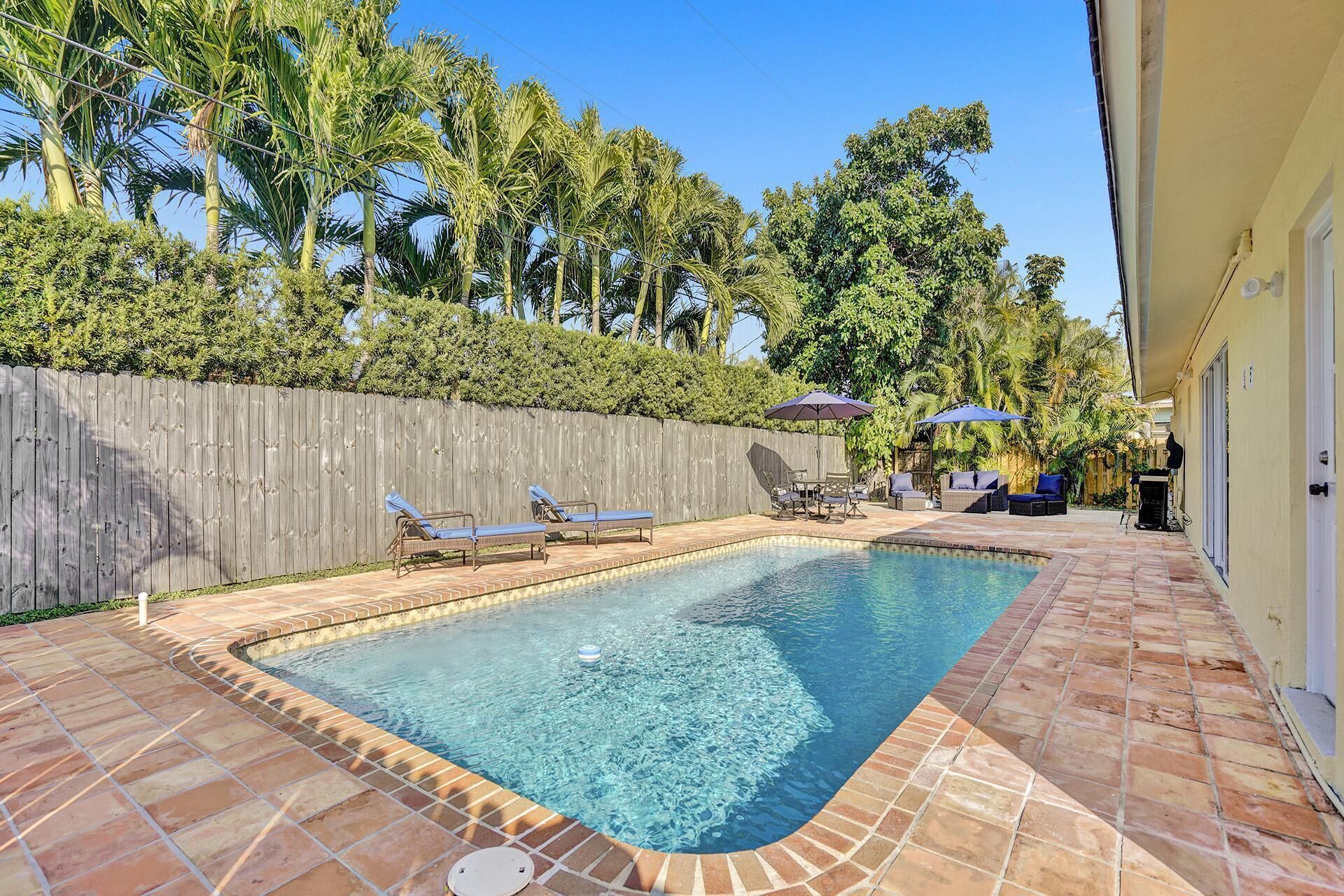 🏝Beautiful 4 Bedroom/Pool/Walk to beach