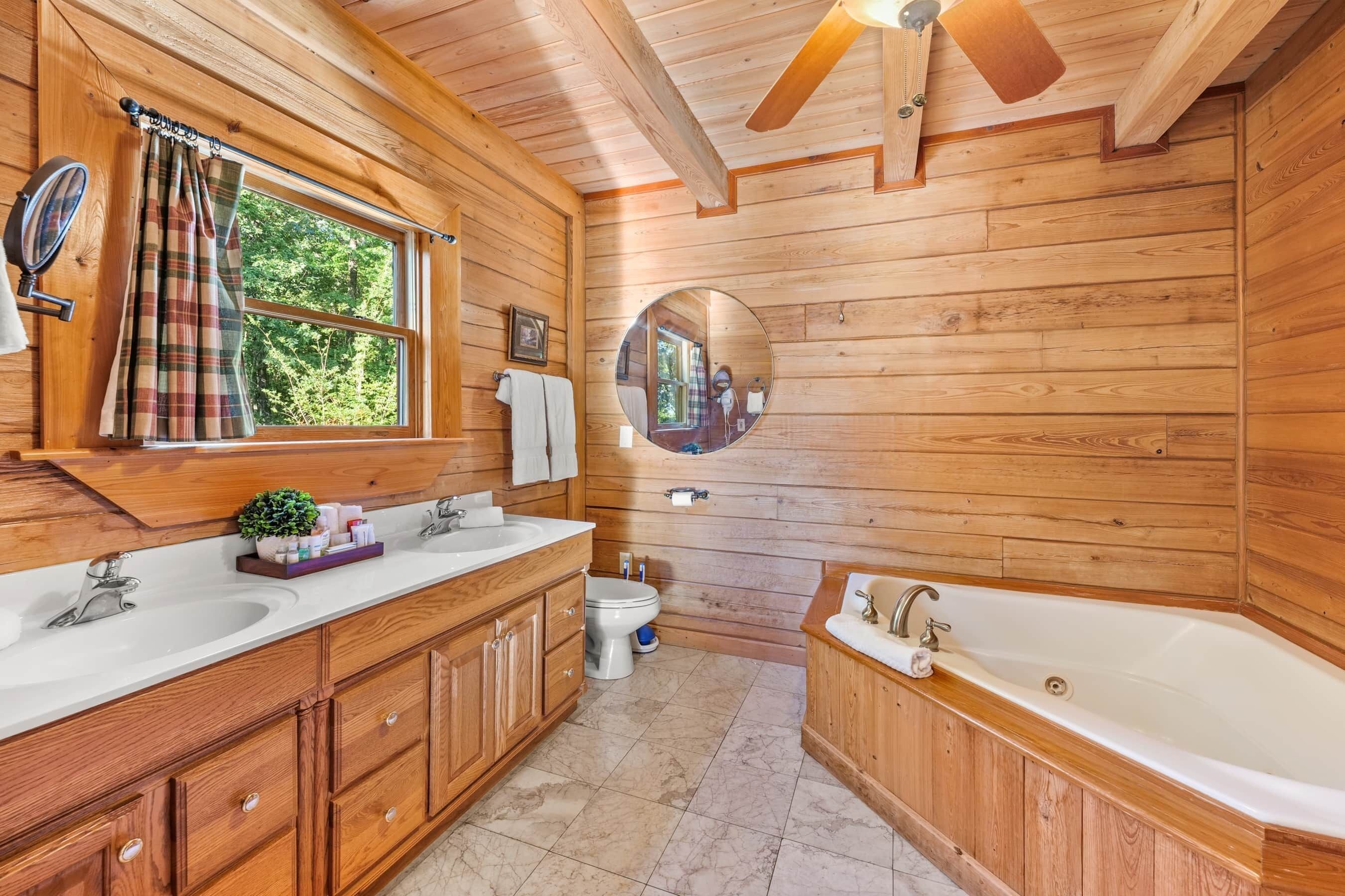 Shower, jetted tub, hair dryer, towels