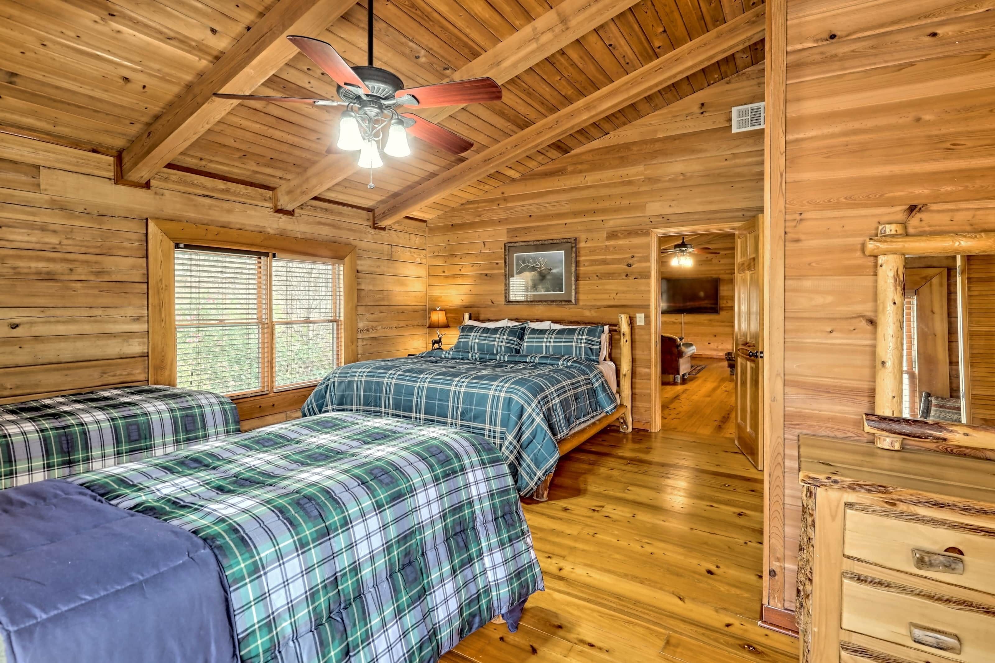 7 bedrooms, in-room safe, desk, iron/ironing board