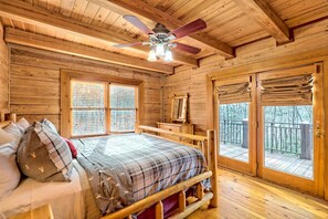 7 bedrooms, in-room safe, desk, iron/ironing board