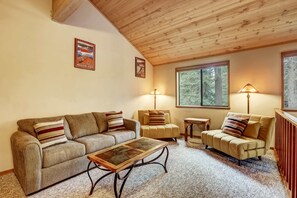 Living area - Serenity at Tahoe Donner | Peaceful, Close to Ski & Lake (Truckee)