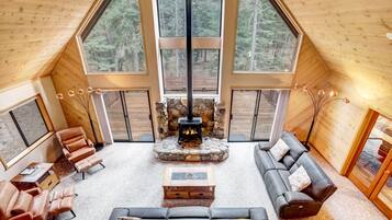 Huis, meerdere bedden, patio, uitzicht op bergen (Serenity at Tahoe Donner) | Interieur