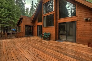 Terrace/patio - Serenity at Tahoe Donner | Peaceful, Close to Ski & Lake (Truckee)