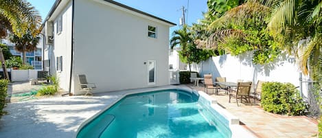 Piscina externa, piscina aquecida