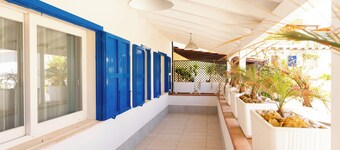 Typical apartment in villa 150 meters from the sea wifi ZC