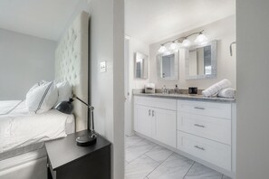 5 bedrooms, iron/ironing board, travel cot, free WiFi