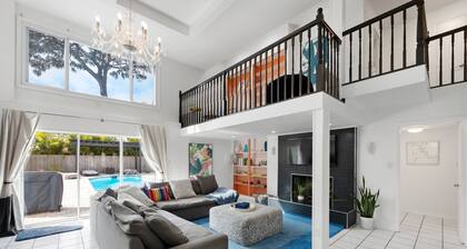 5 BR Luxury Beach Villa: Heated Pool & Games Room, Modern Design