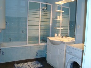 Duschwanne, Haartrockner