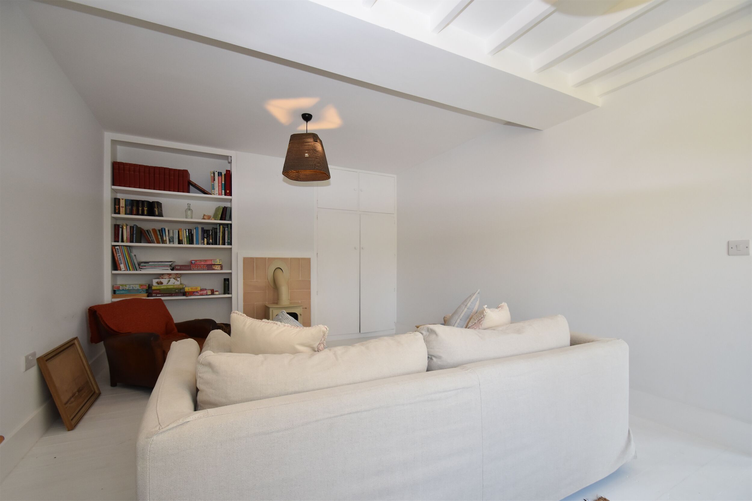 Smart TV, fireplace, DVD player, books