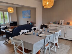 Dining - Family home in the heart of Camaret, beaches, surfing and hiking (Camaret-sur-Mer)
