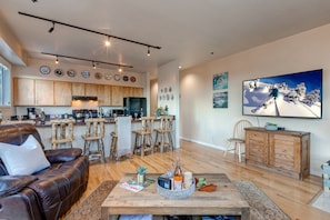 TV, fireplace - Park City Ski Trip - Lift Line Condo Hot Tub (Park City)