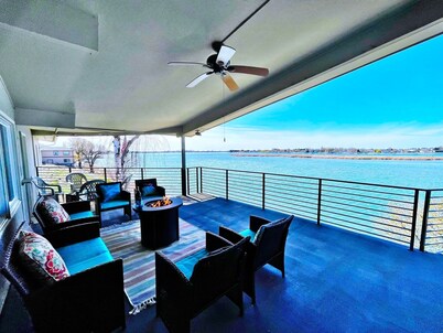 Lake Front home w/Dock & Boat Launch ✨ Closer to the Sun Lake House