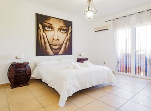 4 chambres, fer et planche à repasser, Wi-Fi gratuit, draps fournis