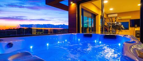 مغطس سبا خارجي