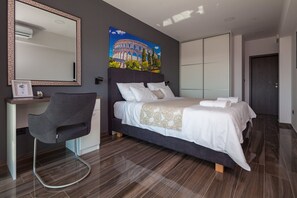 5 Schlafzimmer, Bügeleisen/Bügelbrett, kostenloses WLAN, Bettwäsche