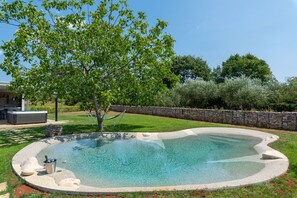 Outdoor spa tub - Holiday Home Casia with Pool (Svetvinčenat)