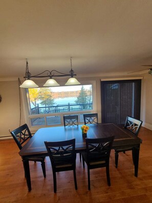 Dining - Stay in a beautiful lakefront cottage in Napanee, no matter winter or summer. (Napanee)