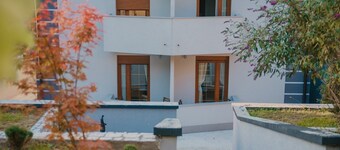 Apartmani "Almira"