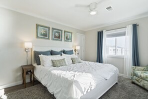2 bedrooms, travel cot, free WiFi, bed sheets