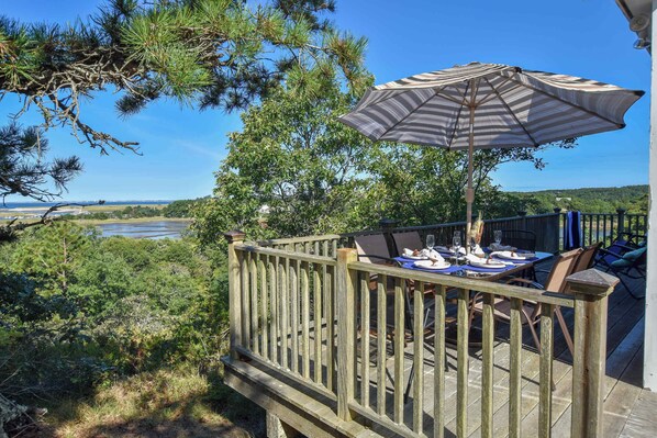 Outdoor dining - Beautiful Water Views Dogs Welcome! (Truro)