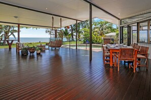 Terrace/patio - Absolute Beachfront House with Private Pool (Holloways Beach)