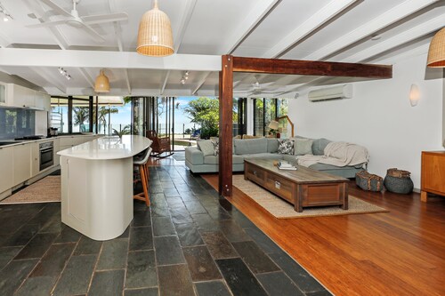 Absolute Beachfront House with Private Pool