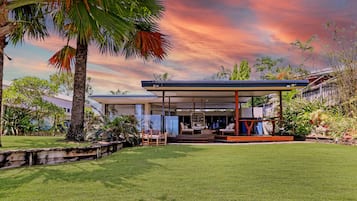 Rumah Klasik | 4 kamar tidur, meja kerja, dan ruang kerja ramah laptop