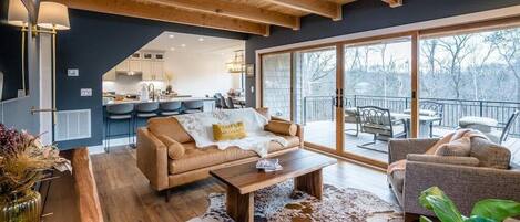 Smart-TV, Kamin, DVD-Player, Tischtennisplatte