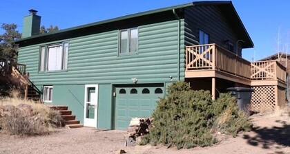 RMNP,Longs Peak Views,Fireplace,Grill,Deck,Mtn Neighborhood Above Estes Park