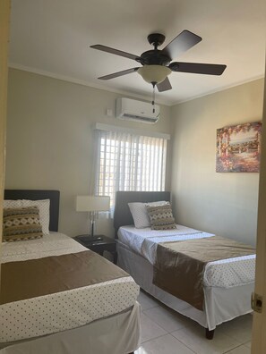 2 chambres, bureau, fer et planche Ă repasser, Wi-Fi gratuit