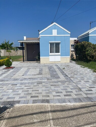 Gated community, fully air condition,  hot water and 24 hours video surveillance