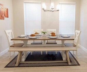 Dining - Escondido Luxury Resort, pool, slide, pickleball, 4 bedrooms, bunks, 2car garage (Washington)