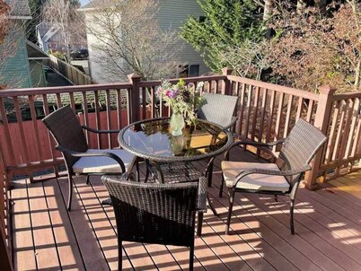 Sunny Paradiso, perfect location Seattle& Bellevue