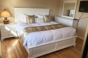 4 habitaciones, tabla de planchar con plancha y cuna de viaje 