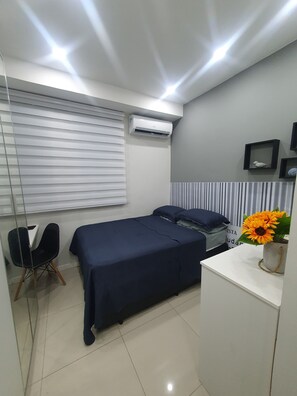 1 quarto, escrivaninha, ferros/tábuas de passar roupa, Wi-Fi de cortesia