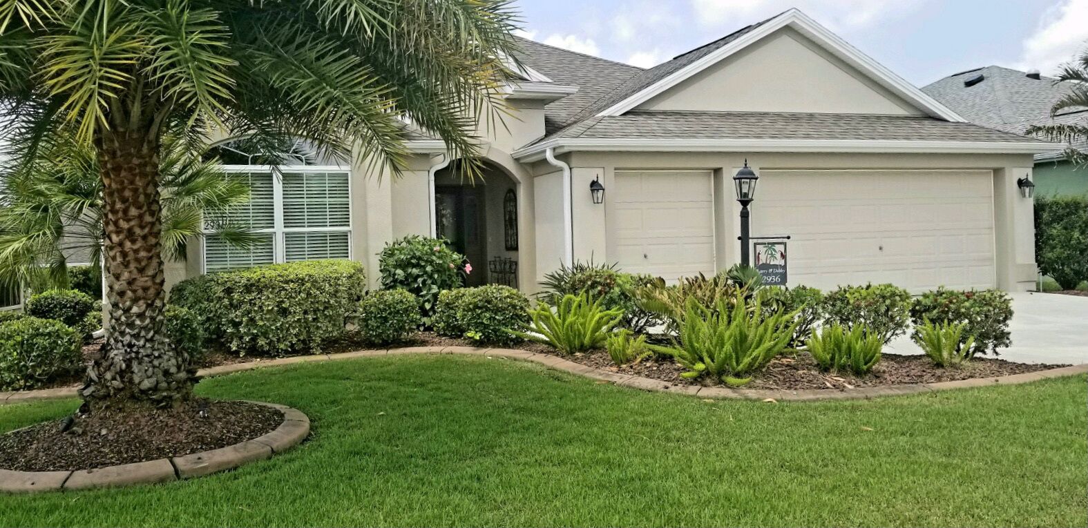 3/2 Designer home just south of 466A - Premier location, upscale neighborhood