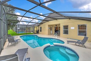 Piscine extérieure, piscine chauffée