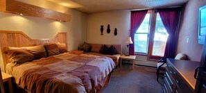 2 camere, una scrivania, ferro/asse da stiro, Wi-Fi gratuito