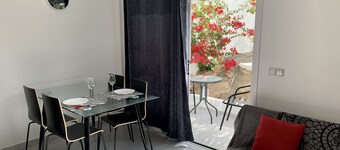 New and modern apartment- fast Wi-Fi 3 minutes drive from the beach